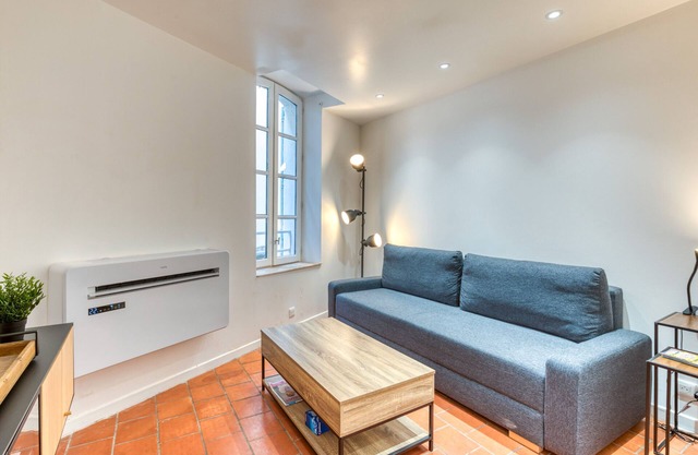 Holiday Home 'La Reine' with Wi-Fi and Air Conditioning
