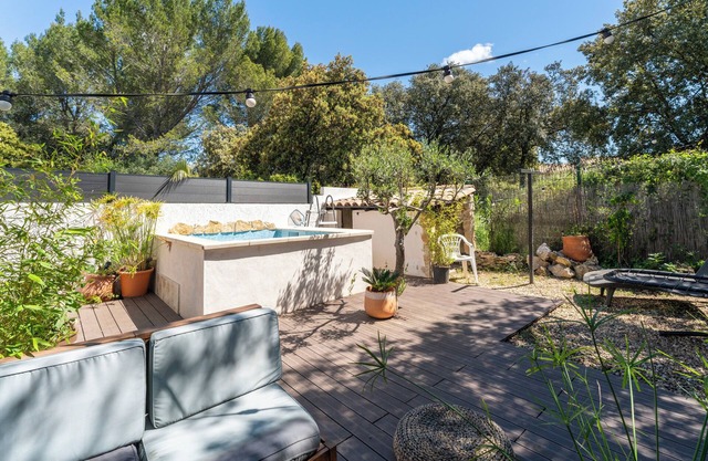 Holiday Home 'Loft Des Cigales' with Private Pool and Private Terrace