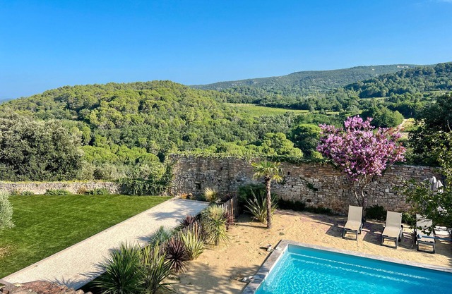Holiday Home 'Maison Olivier, Authentiek En Luxe' with Mountain View, Private Pool and Wi-Fi
