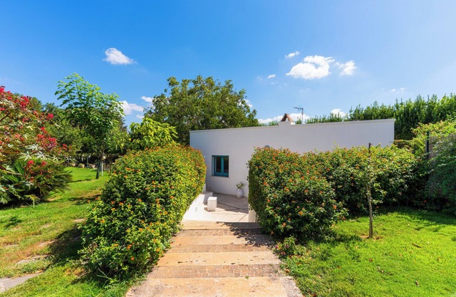 Holiday Home 'Villetta Le More' with an exclusive large garden, Wi-Fi and Air Conditioning