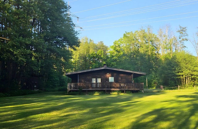 Holiday Home 'Weiherhüttla' with Lake View, Private Terrace and Private Garden