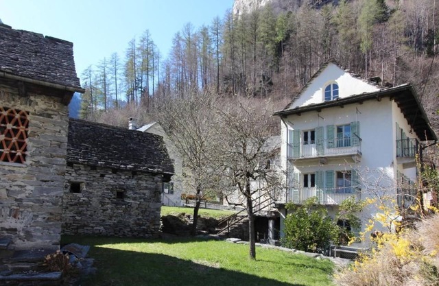 Holiday house Brione for 1 - 12 persons with 6 bedrooms - Detached holiday house