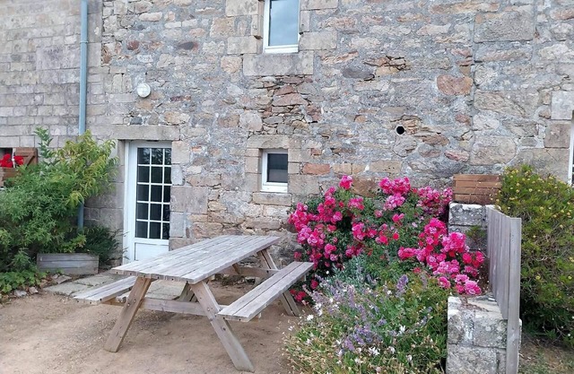 Holiday house Cléden Cap Sizun for 1 - 4 persons with 2 bedrooms - Row house