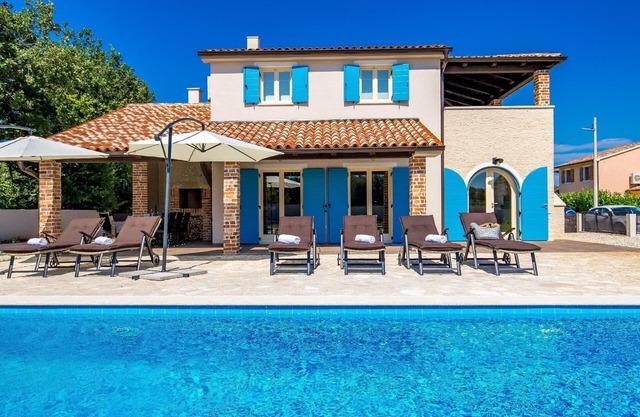 Holiday house Hreljici for 1 - 8 persons with 3 bedrooms - Holiday house