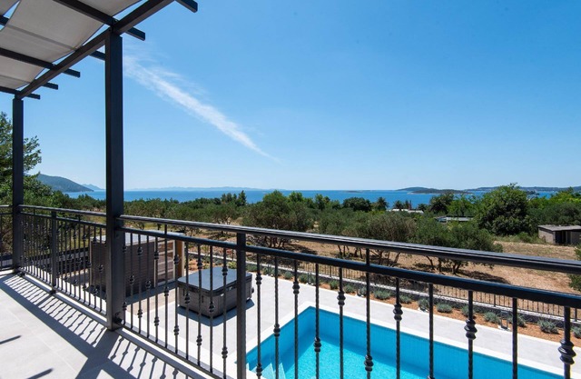 Holiday house Stankovic for 1 - 8 persons with 4 bedrooms - Holiday home