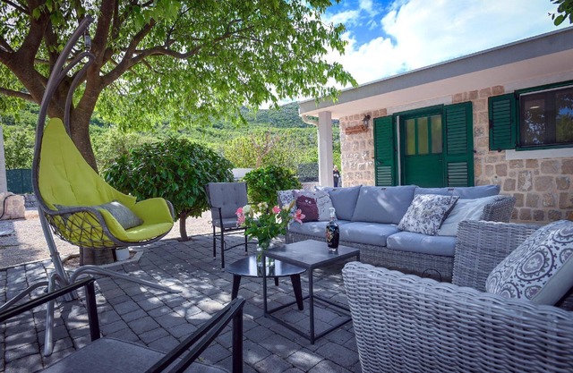 Holiday house Vrgorac for 1 - 6 persons with 2 bedrooms - Holiday home