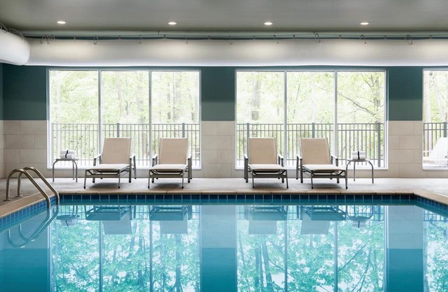 Holiday Inn Express & Suites St.Thomas by IHG