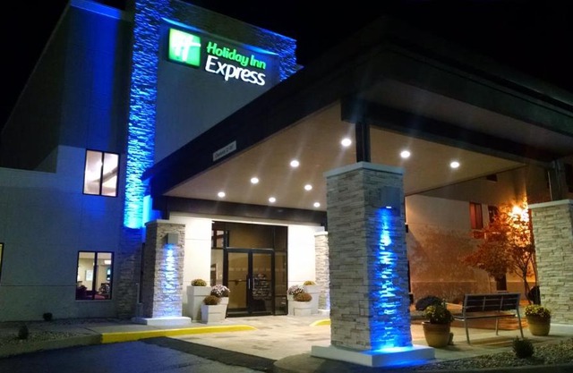 Holiday Inn Express Cloverdale - Greencastle by IHG
