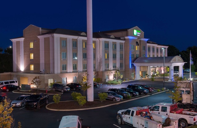 Holiday Inn Express Hotel and Suites Scranton by IHG