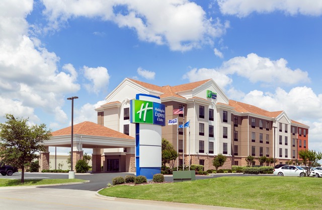 Holiday Inn Express Hotel & Suites Shawnee I-40, an Ihg Hotel