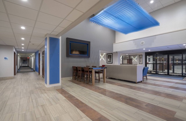 Holiday Inn Express Minneapolis/Coon Rapids/Blaine by IHG