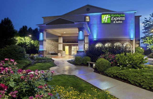 Holiday Inn Express & Suites Allentown West by IHG