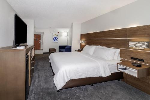 Holiday Inn Express & Suites Walterboro by IHG