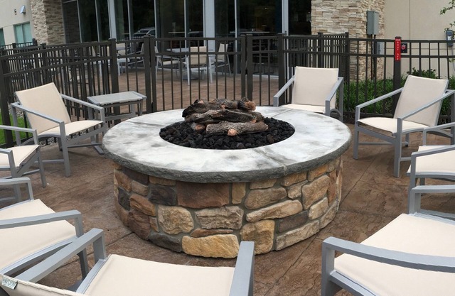 Holiday Inn Express & Suites Oswego by IHG