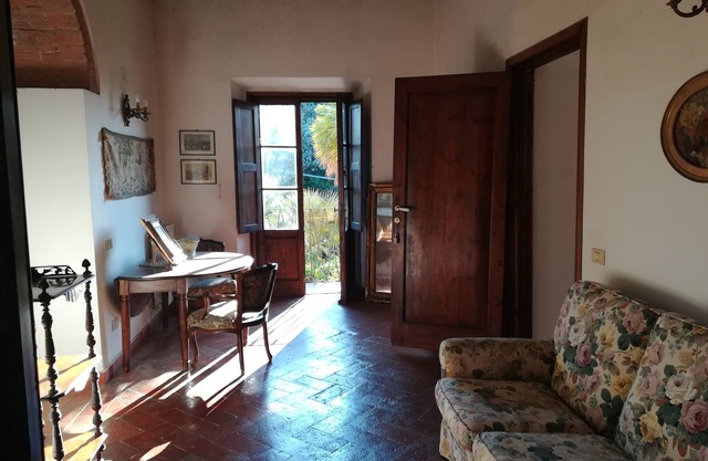 Holidays in an 18th century Tuscan villa with swimming pool