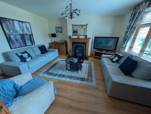 Hollybush House