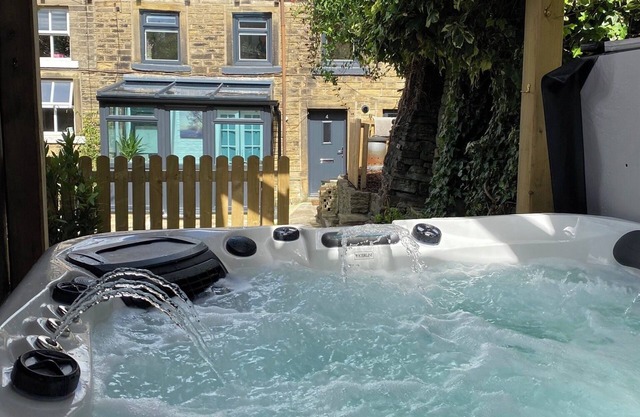 Holmfirth Hideout