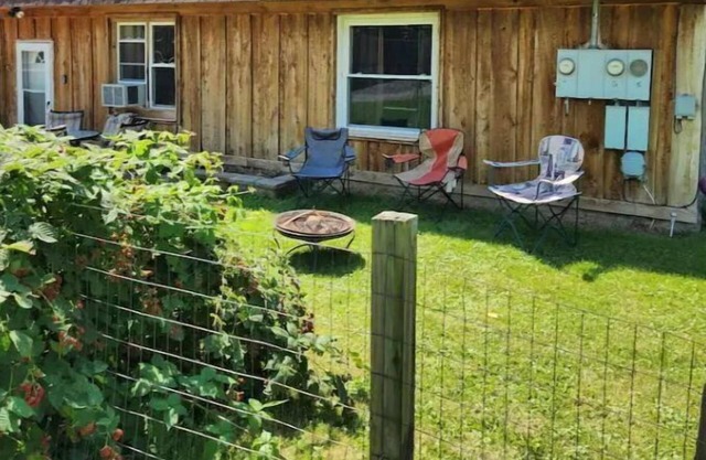 Home Away close to Darien Lake