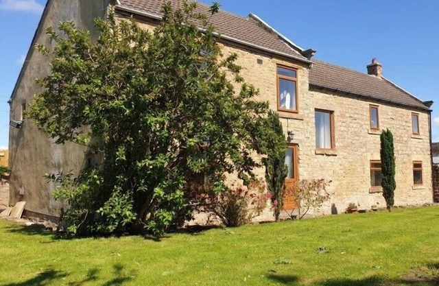 Home away from home, 3 bed cottage with hot tub and pool table