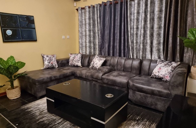 Home in charming Harare with WiFi, AC , Smart TV and more. Enjoy your stay