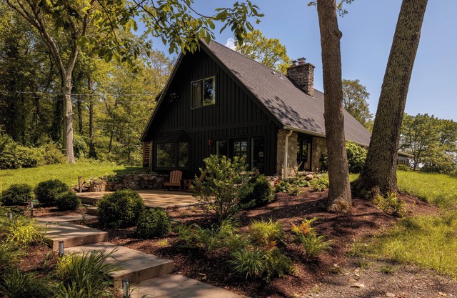 Home in Rhinebeck w/sauna and hot tub on 50 acres