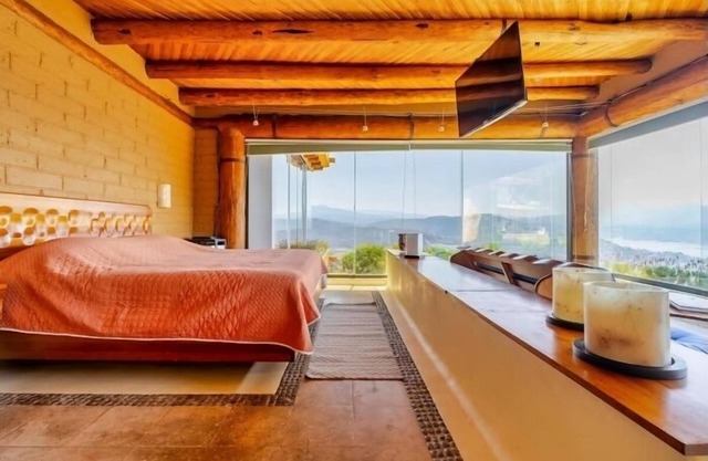 Home in Valle de Bravo · 6 bedrooms · 10 beds · 7 baths