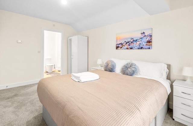Home near Royal Derby Hospital, free parking