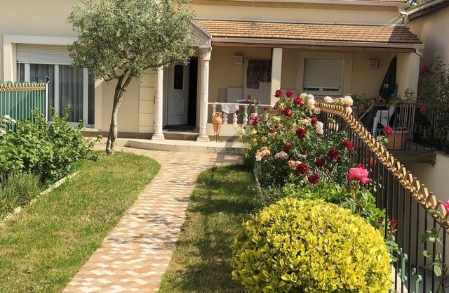 Homerez - Amazing appartement for 4 ppl. with garden and terrace at Sannois