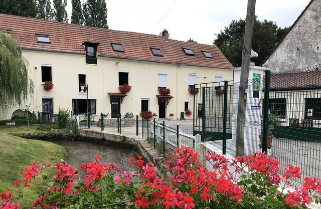 Homerez - Amazing house for 35 ppl. with garden and terrace at Viarmes