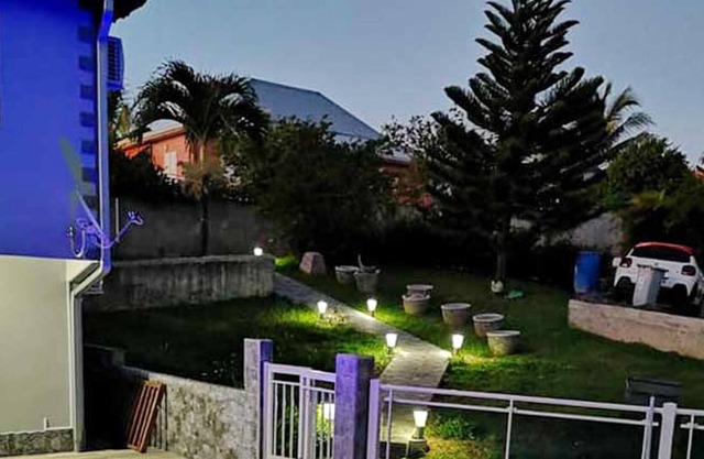Chambres Piscine Partagée Jacuzzi Et Jardin Clos À Lamentin 