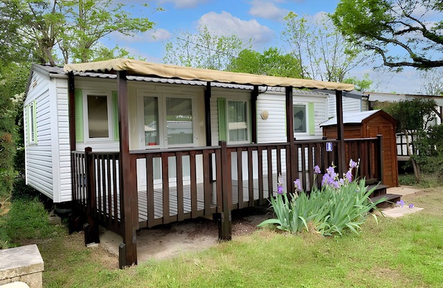 Homerez - Charming Bungalow in Sampzon 32 m² with Mountain View