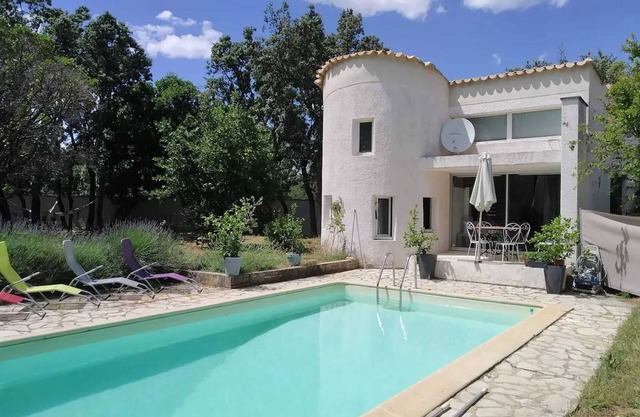 Homerez - Charming House in Saint-Siffret + Pool