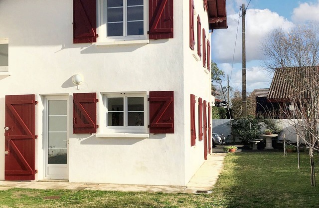Homerez - Charming house in Arcangues with mountain views