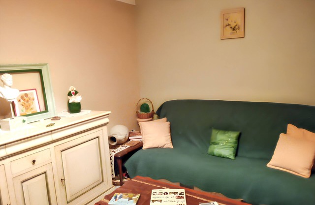 Homerez - Charming house in Primelin with garden and private parking