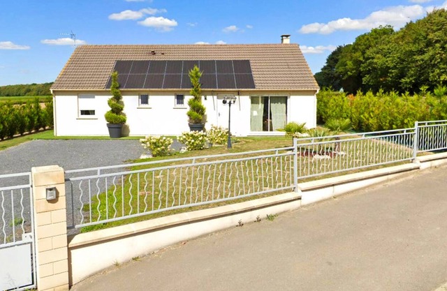 Homerez - House for 7 ppl. with jacuzzi, garden and terrace at Frétoy-le-Château