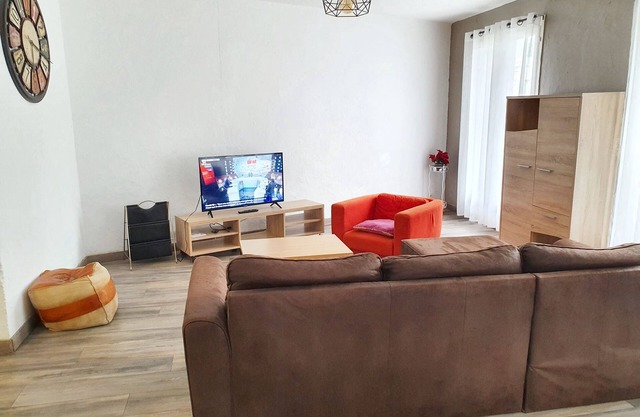 Homerez - Spacious Apartment in Perpignan, balcony