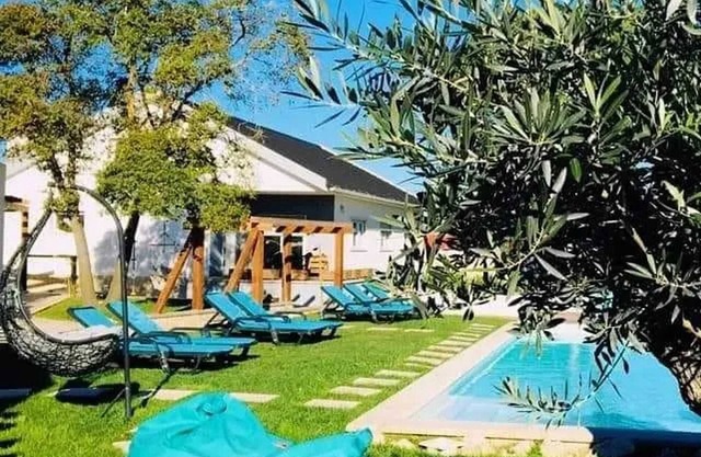 Homerez - Spacious House in Atalaia with Shared Pool