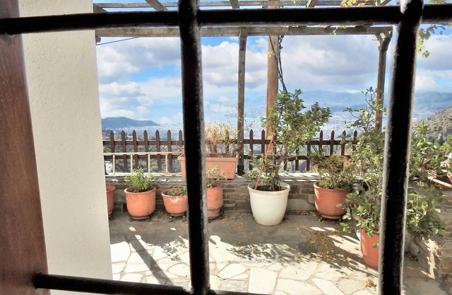 Homerez - Spacious house with sea view in Volos