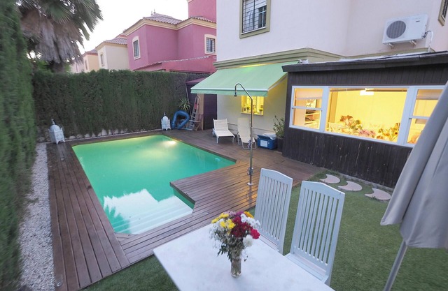 Homerez - Villa in Tomares, garden