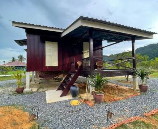 HOMESTAY KEBUN MANGGA HARUMANIS WAN PA (WAN PA)