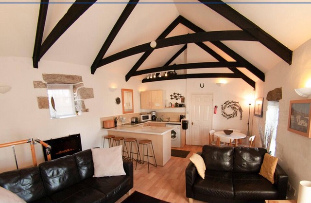 Honey Buzzard - A Character - Self Catering Barn, Rural Location, Dog Friendly -