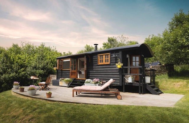 Hooting Owl Retreat - Luxury Cottages
