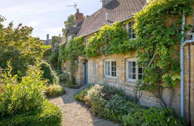 HOPE COTTAGE, pet friendly, character holiday cottage in Longborough