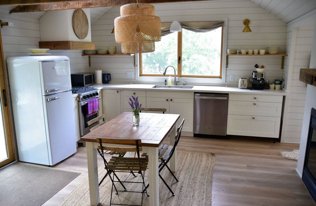 Hopkins Scandinavian Simplicity house with double sided fireplace