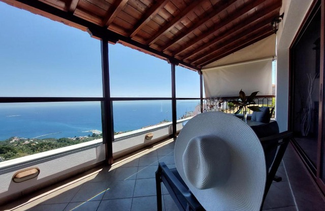 Horizon Studios with Sea View - Free Parking