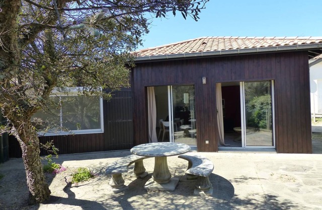 HOSSEGOR BEACH- Renovated small villa for 4 people. Free Wifi