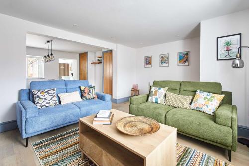 Host & Stay - Damson Cottage