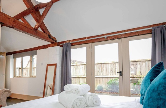 Host & Stay | Snodsbury Barn