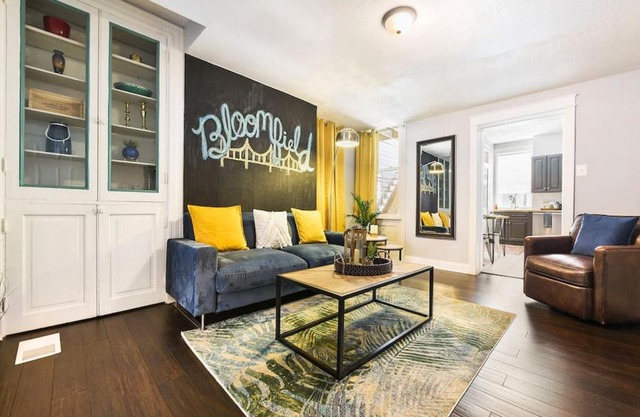 HostWise Stays - The Edmond - Bloomfield Apartment in a great location!