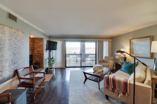 Hot Springs Condo with Lake Access and Community Pool